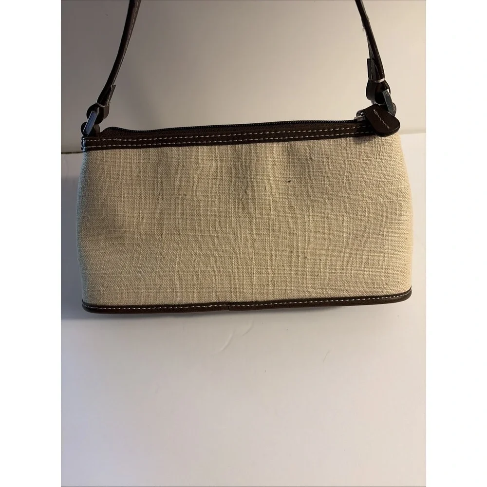 Liz Claiborne zipper closure